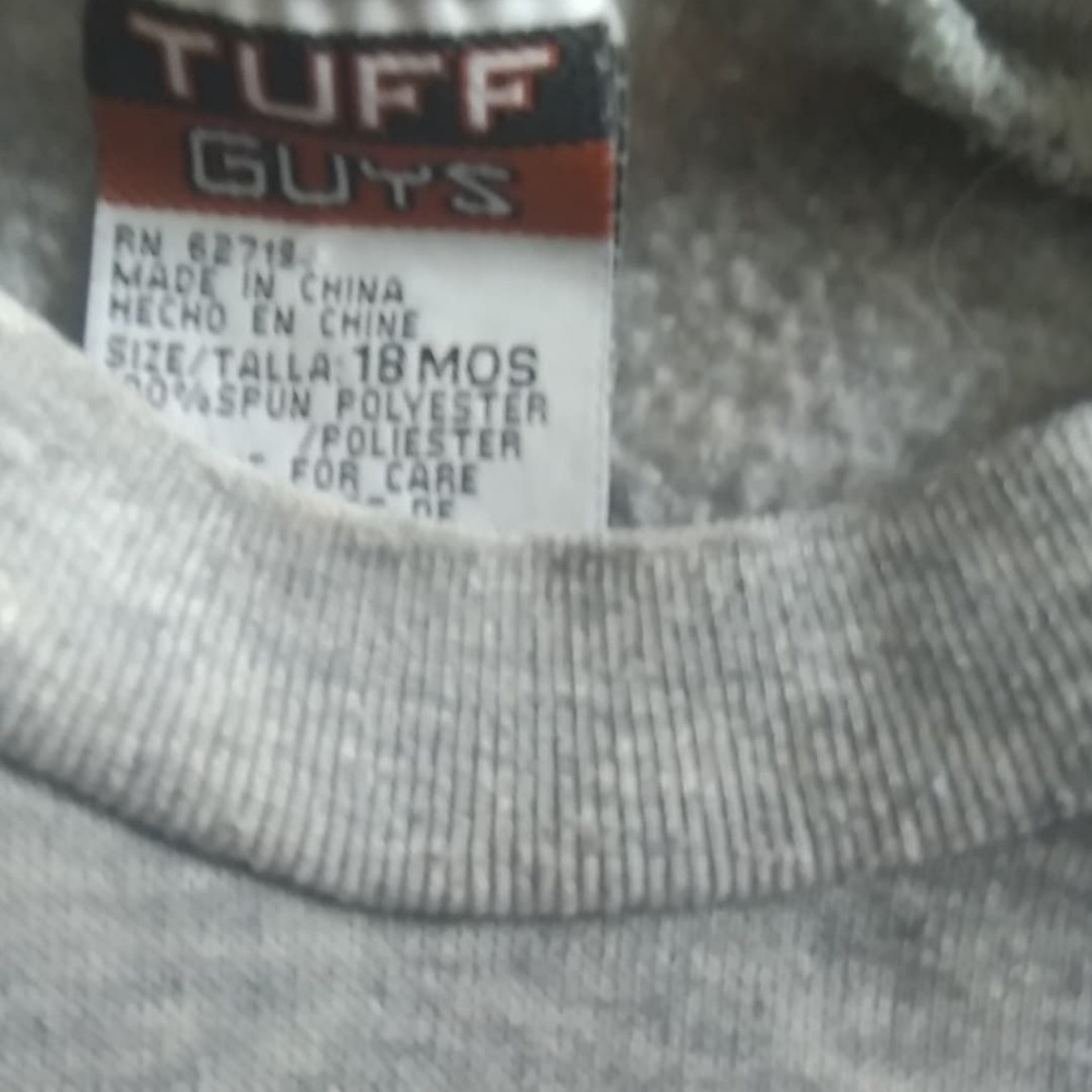 2 sweaters - Picture 2 of 3
